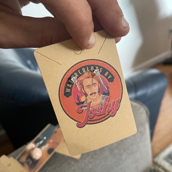 Creepy Cute Retro Doll Eye Earrings with Blinking Eyelashes Fun Weird Halloween - Picture 4 of 13